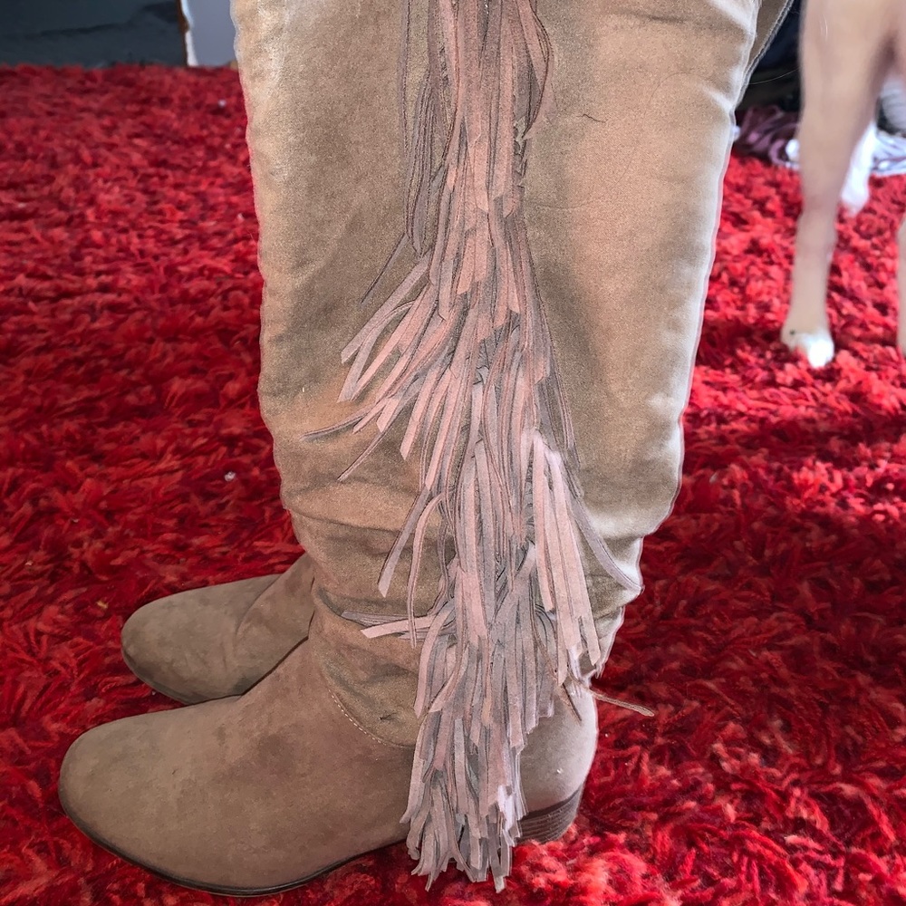 Fringe boots